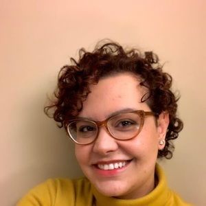 Meet your Posher, Adriana